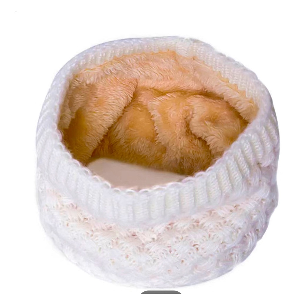 NWT-Woman’s WARM Beige Collar Scarf Very Knitted BRAND NEW